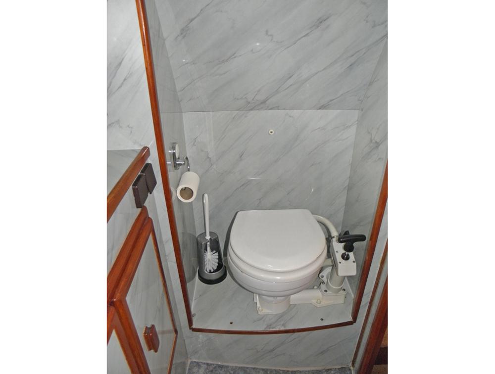 Aft cabin, Accommodation